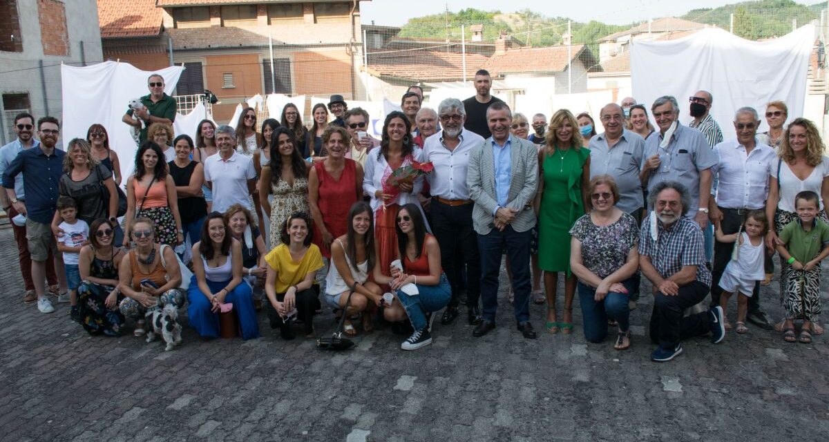 Stazzano, successo di pubblico e di critica alla mostra ” C’è un posto per tutti” di Gaia Bonafiglia. Le immagini