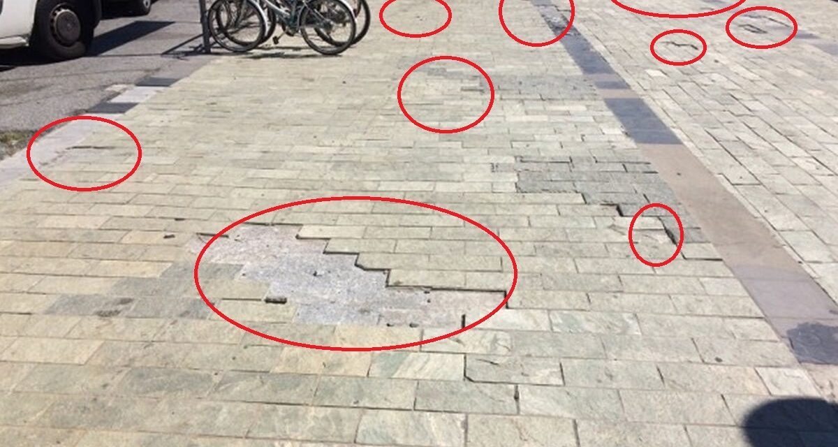 Le immagini della disastrata passeggiata a mare di Diano Marina che sembra una Gruviera