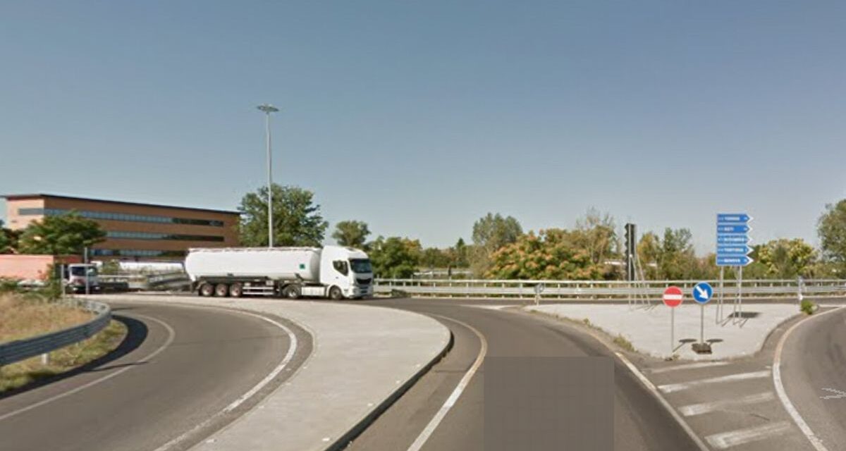 Schianto alla periferia di Tortona muore Pasquale Pellegrino, 51 anni, alla guida di uno scooter