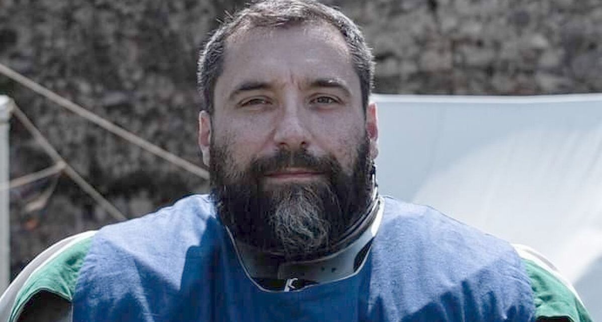 Tortonese di 43 anni appassionato di medioevo muore in un incidente stradale