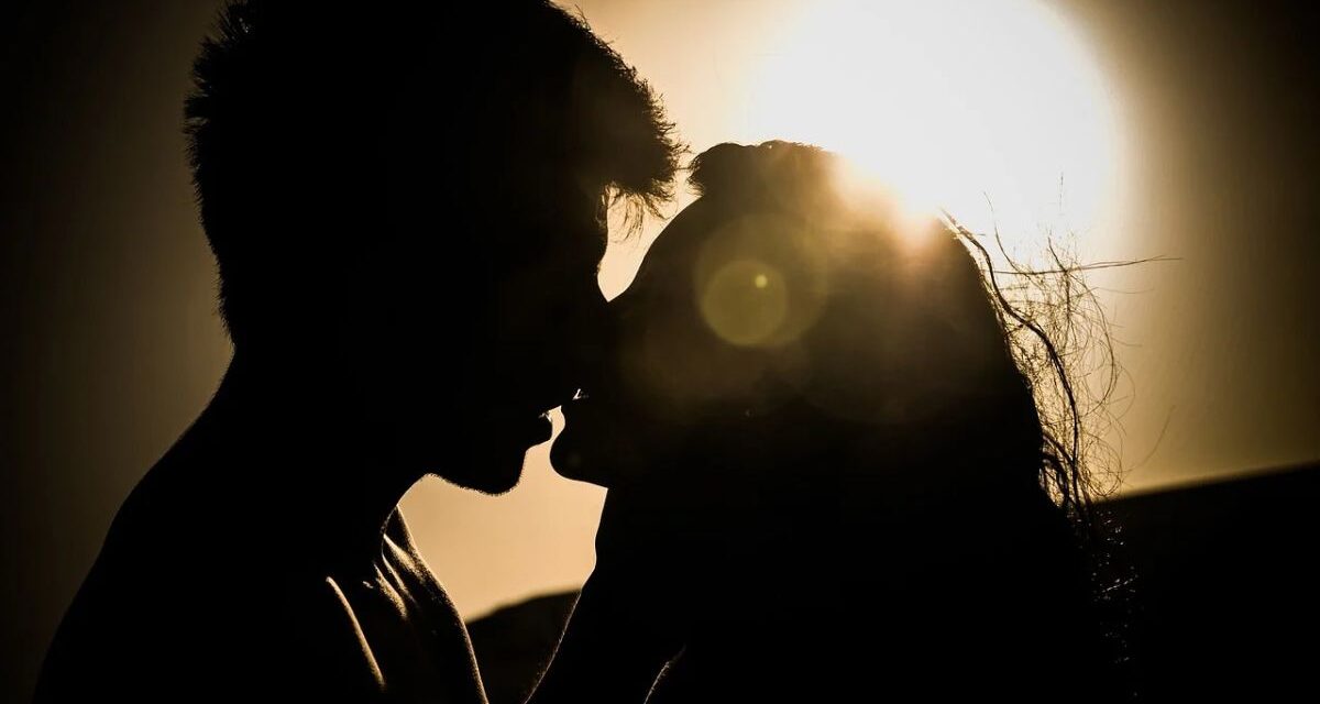 San Valentino ad Albenga: arte diffusa, musica sul mare e menù romantici per vivere la città