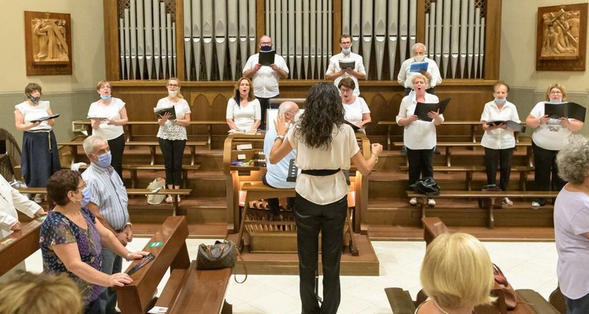 Bella ripartenza a Tortona della Corale di San Giovanni di Sale diretta da Daniela Menditto