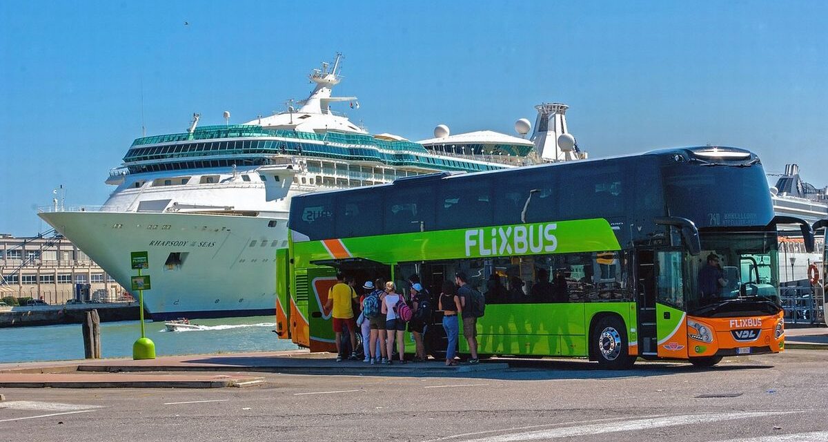 FlixBus amplia il servizio lungo la Riviera di Ponente Collegate per tutta l’estate 20 località balneari