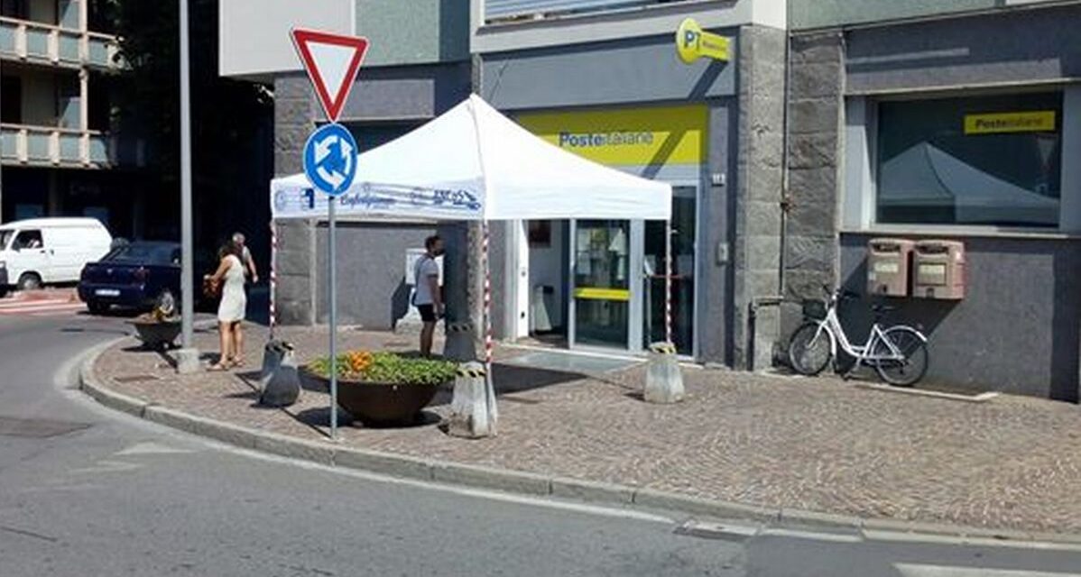 Dopo il nostro articolo Confartigianato offre un gazebo per risolvere il problema delle persone in coda al sole a Tortona
