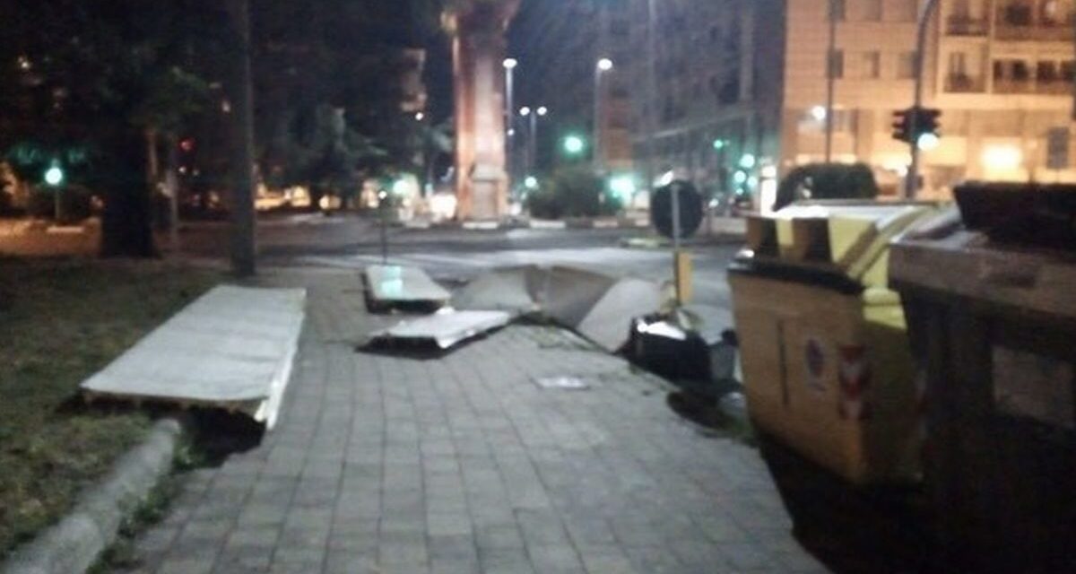 Il sindaco di Alessandria Ordina lo sgombero per un condominio in piazza De Andrè danneggiato dal maltempo