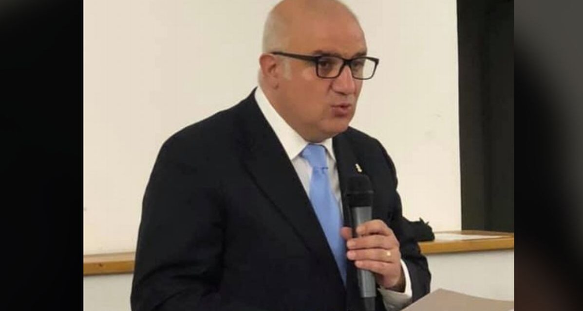 Clamoroso a Novi Ligure: il presidente  Oscar Poletto accoglie le istanze della minoranza e rinvia il Consiglio Comunale e “volano stracci”