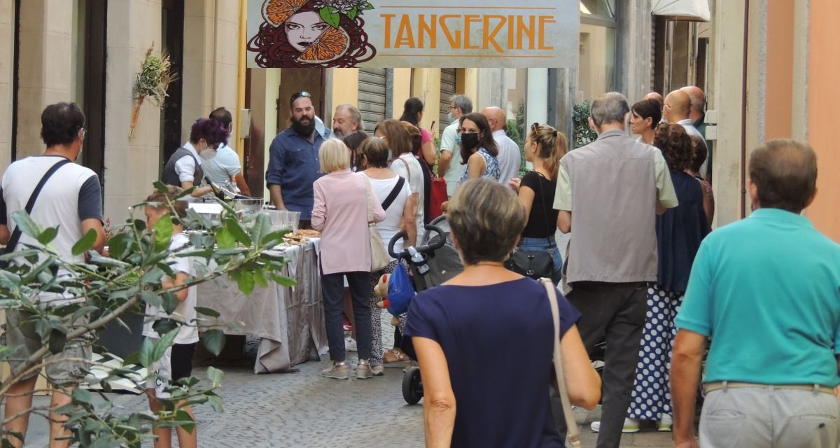A Tortona ha aperto Tangerine, negozio unico in fatto di prodotti. Le foto dell’inaugurazione