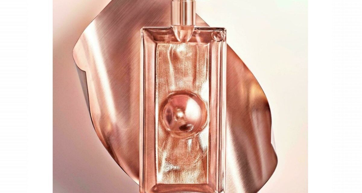 Profumi da donna: l’eau de parfume da donna Idôle L’Intense di Lancôme