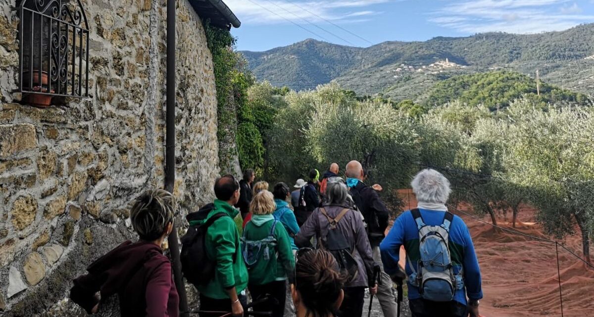 Venti partecipanti per il Trekking urbano di “Sui sentieri del Golfo”
