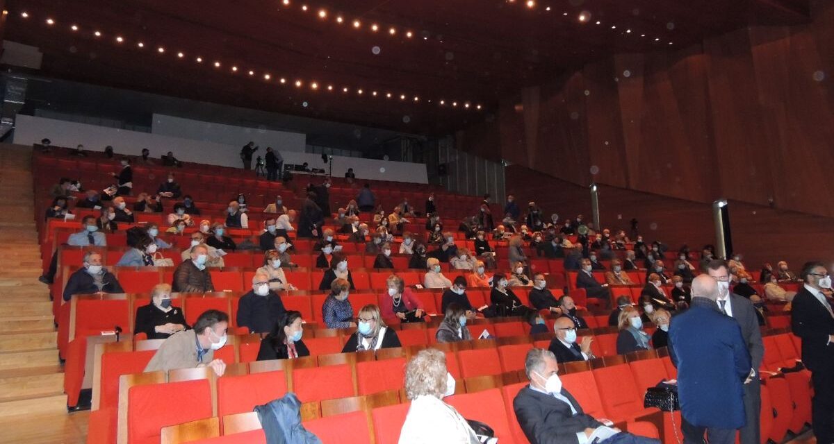 Grazie a Don Paolo e al Sindaco Chiodi Tortona ha un nuovo, splendido teatro utilizzabile 6 mesi all’anno. Si lavora per gli altri sei