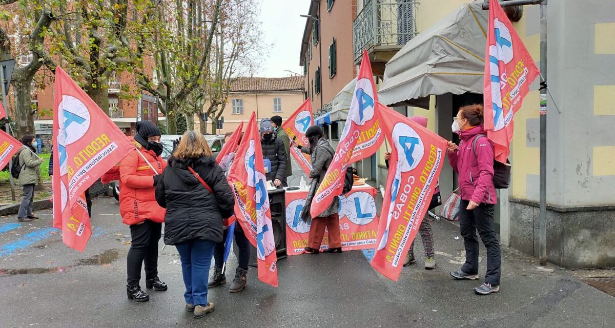 Le addette alle pulizie dell’ospedale di Alessandria sono scese in piazza a protestare