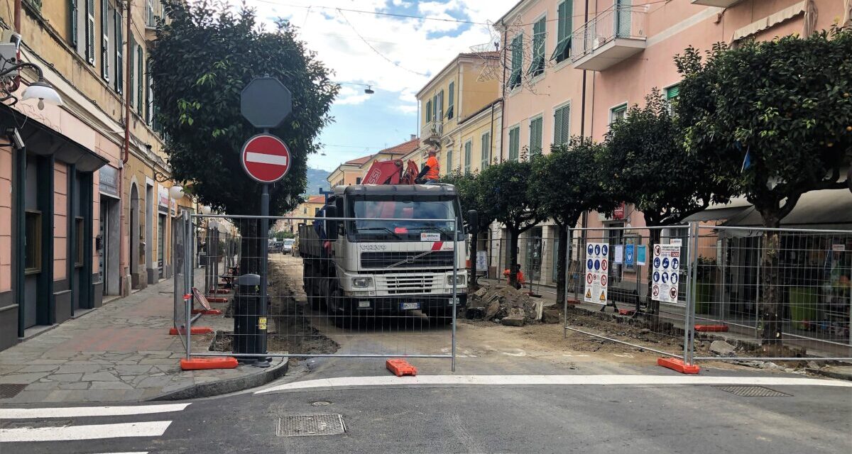 Al via i lavori nel centro di Diano Marina per la nuova area pedonale