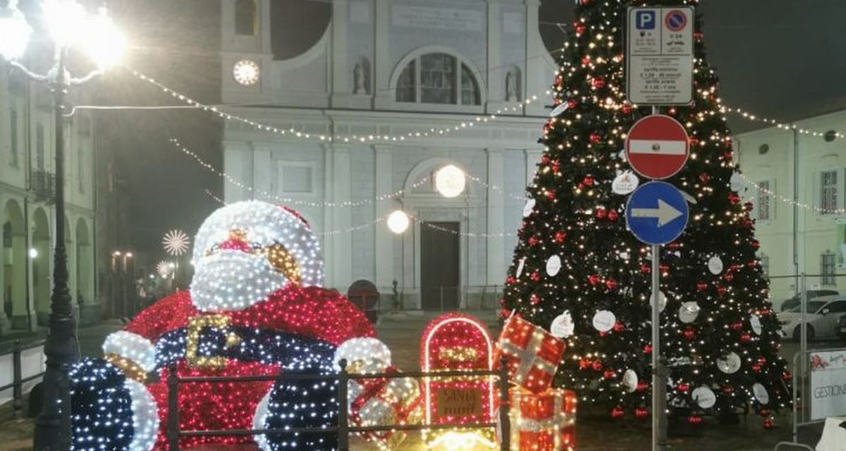 Tortona sempre più bella per lo shopping in vista delle feste. E i contagi scendono (-10% in un giorno)