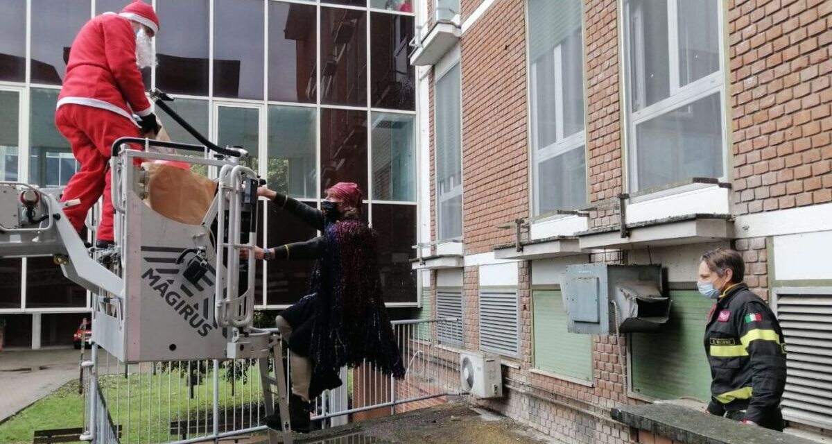 La Befana dei Vigili del Fuoco vola dai piccoli pazienti dell’ospedale Infantile di Alessandria