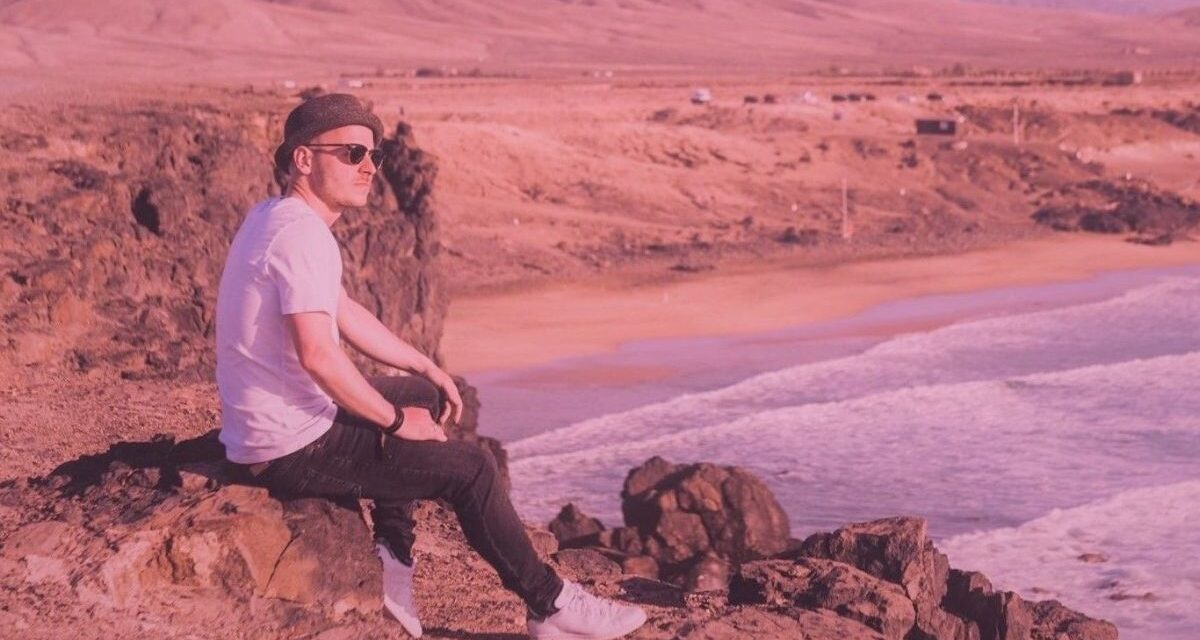 Oggi Musica: la semplicità di TolKins tra mare, gratitudine, spensieratezza e la beltà del carpe diem