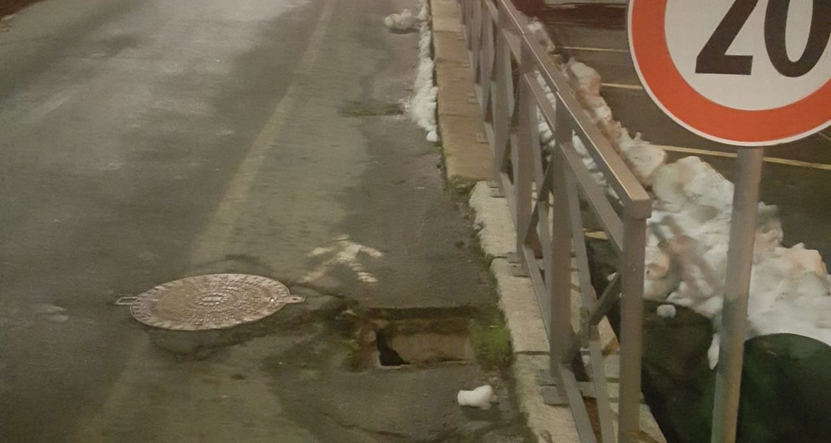 Tombino aperto ad Acqui Terme: dopo la segnalazione di Fratelli d’Italia la criticità viene subito risolta