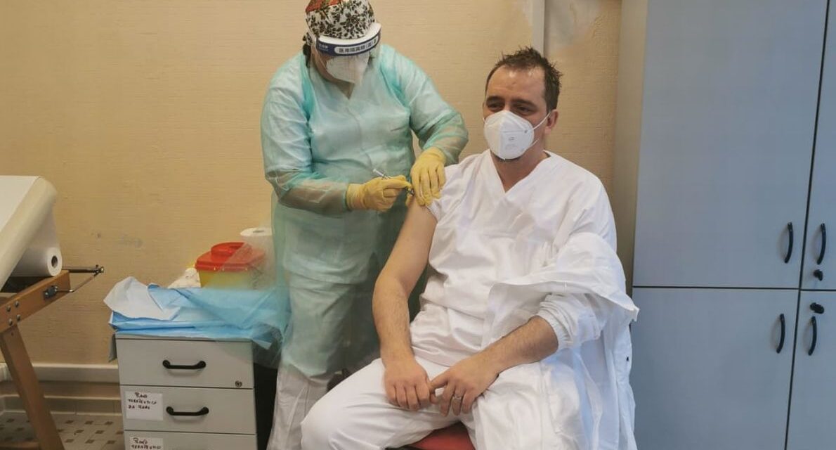 Sono due medici di Tortona i primi vaccinati anticovid dall’Asl. I dati ad oggi e la situazione