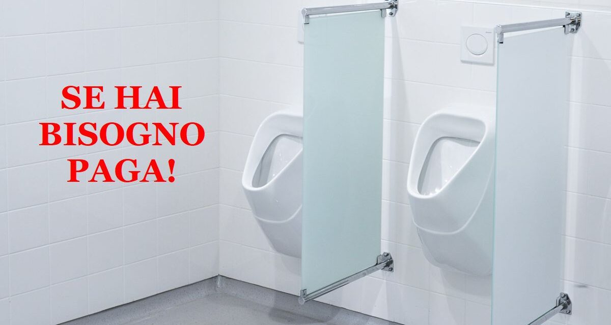 Un italiano non vuole pagare i servizi igienici, si spoglia e urina sul pavimento, sorpreso dalla Polfer di Alessandria