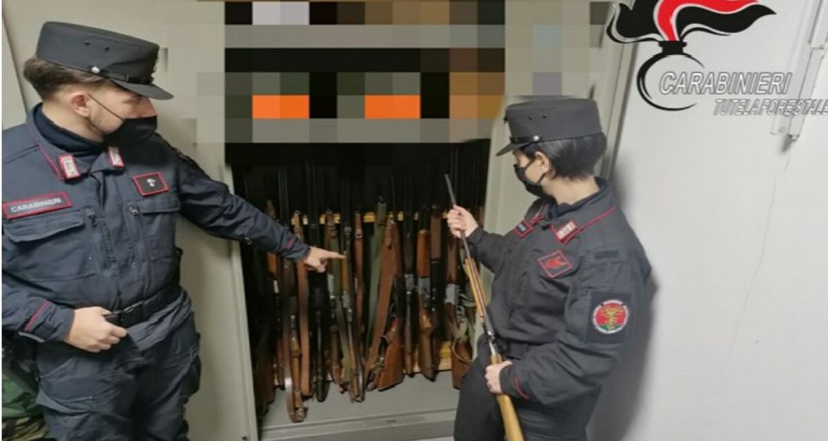 I Carabinbieri forestali di Imperia scoprono questo arsenale in casa di un cittadino