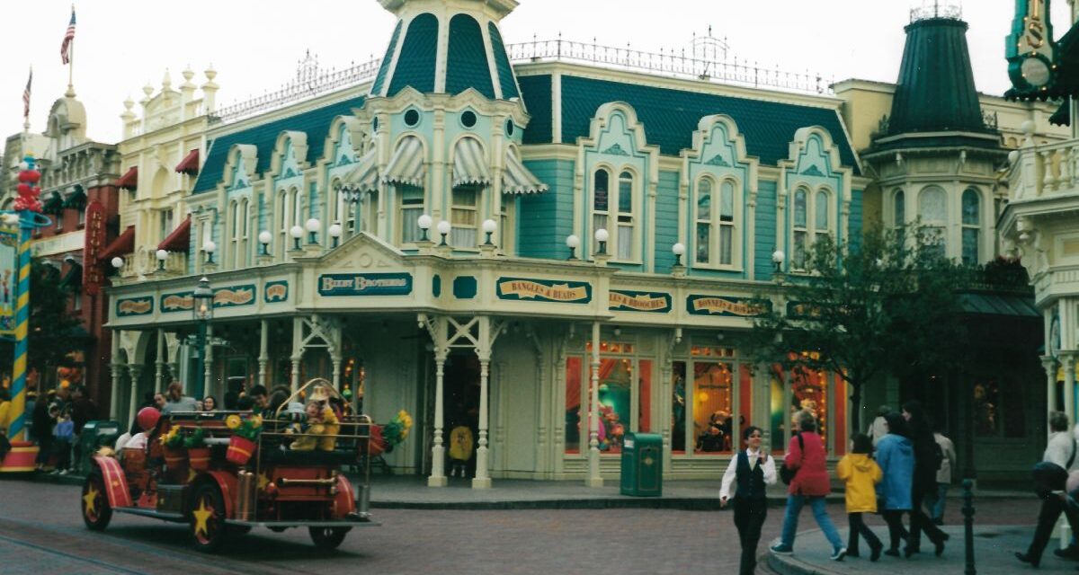 Disneyland Paris, campagna visual in 110 agenzie di viaggi italiane