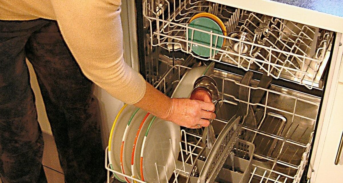 La tua lavastoviglie si rompe spesso? Gli errori da non commettere