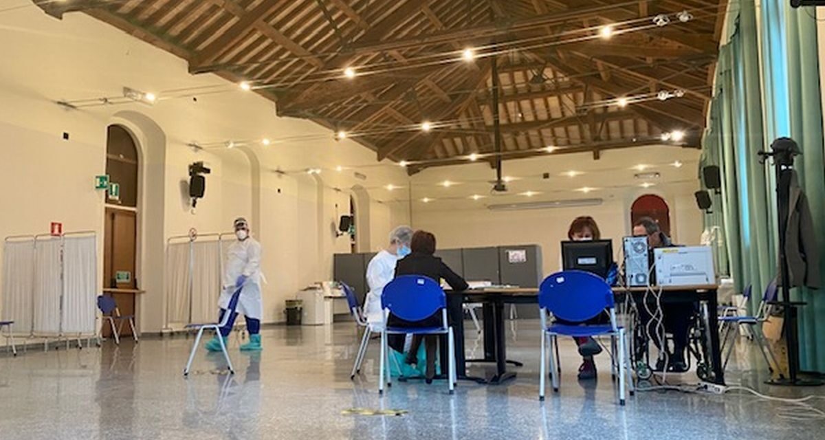 I Medici di Tortona tornano al Centro Vaccini: Roldi dà l’Annuncio, l’Asl brilla per l’Assordante silenzio