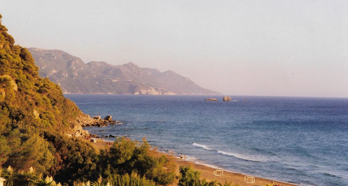 La Grecia riapre al turismo da metà maggio