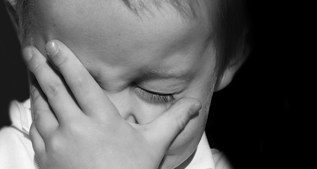 Due militari della Finanza di Alessandria salvano una bambina che stava soffocando in strada