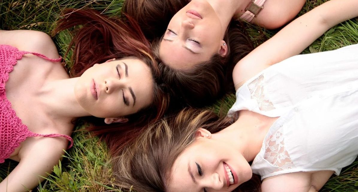 Domenica a tutte le valenzane un rametto di mimosa per ricordare la Giornata internazionale della donna