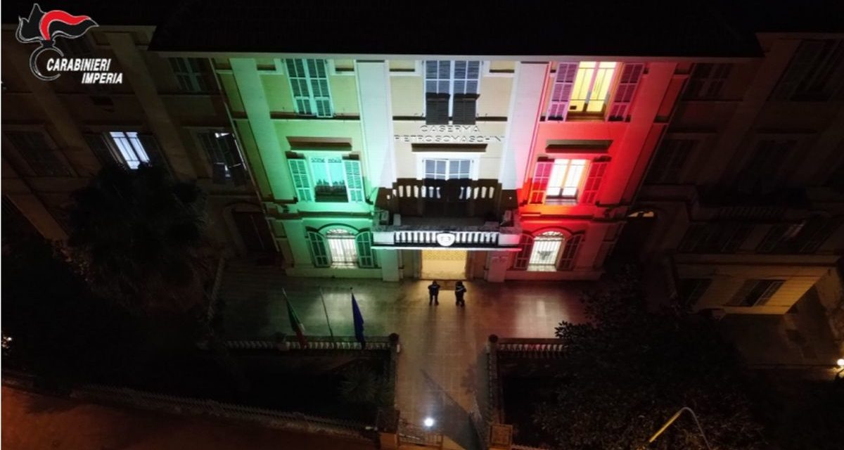 Il Comando provinciale Carabinieri di Imperia illuminato ad hoc