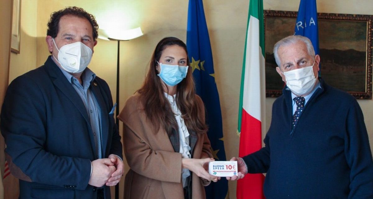 Imperia, buoni spesa per le famiglie in difficoltà donati al Comune dalla Sorridi con Pietro