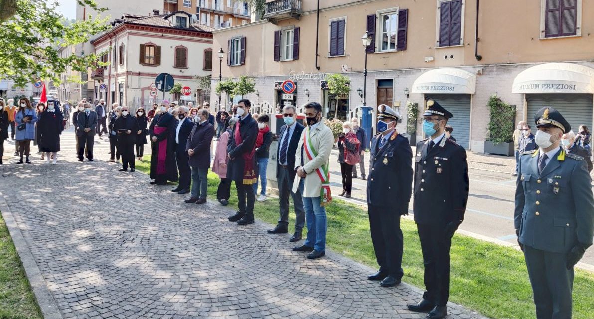 Tanta gente a Tortona per il 25 aprile ma tutti a debita distanza