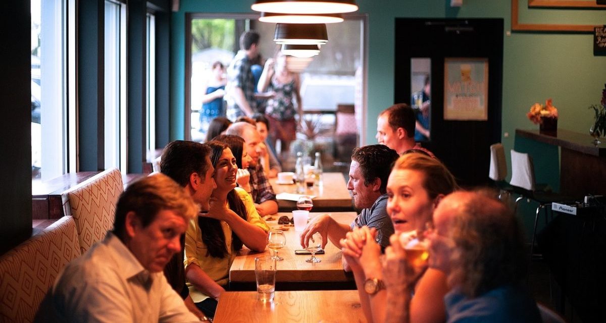 Buoni pasto, pancia piena e portafogli pieno: così si fanno felici i dipendenti