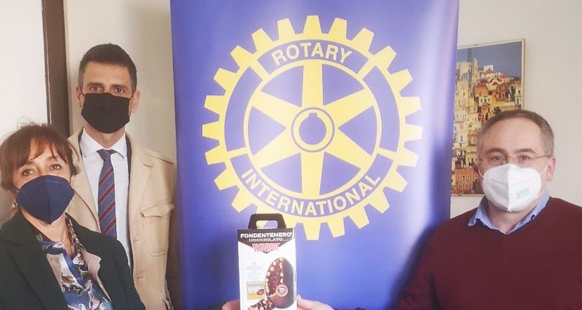Il Rotary Club di Novi ha regalato le uova di Pasqua a tutto il personale mpegnato nelle vaccinazioni