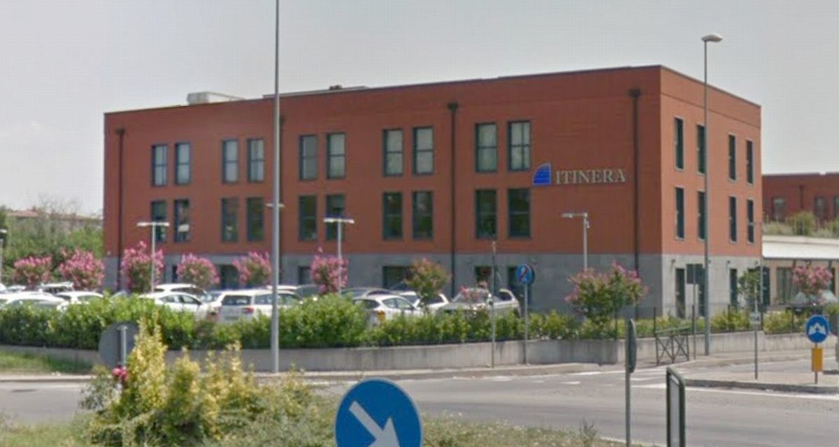 Allarme incendio negli uffici dell’Itinera a Tortona, intervengono i pompieri