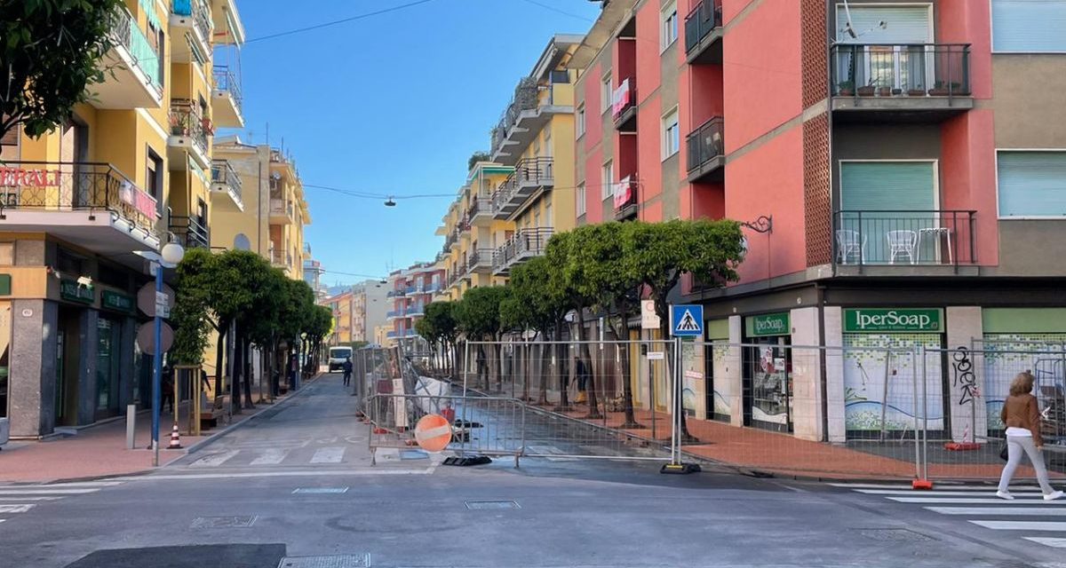A Diano Marina proseguono gli interventi in corso Roma e sulla nuova isola pedonale