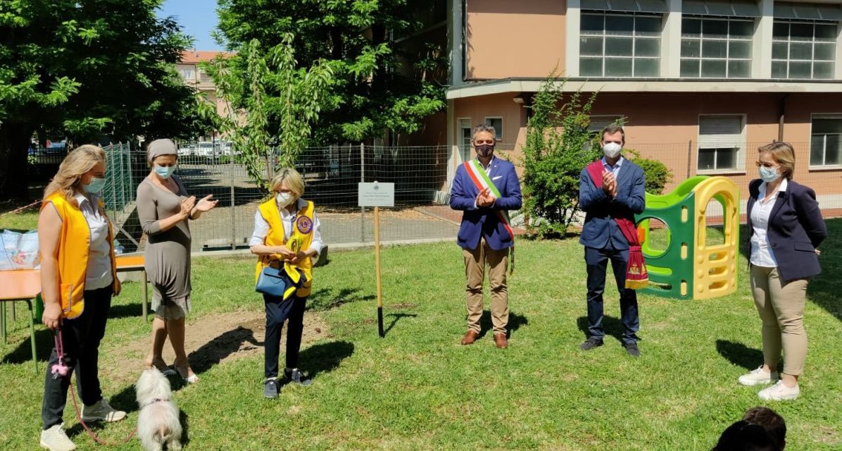 Il Lions Club Tortona Duomo dona una pianta di Ciliegio ai bambini della scuola di Corso Romita