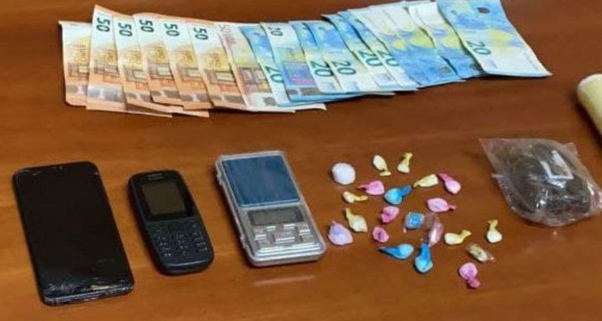 I Carabinieri di Tortona mettono le manette a uno spacciatore che aveva questa roba