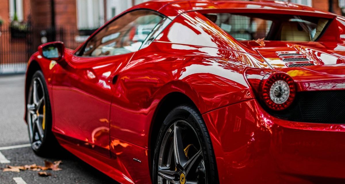 Le auto Ferrari protagoniste domenica 25 luglio a Casale Monferrato