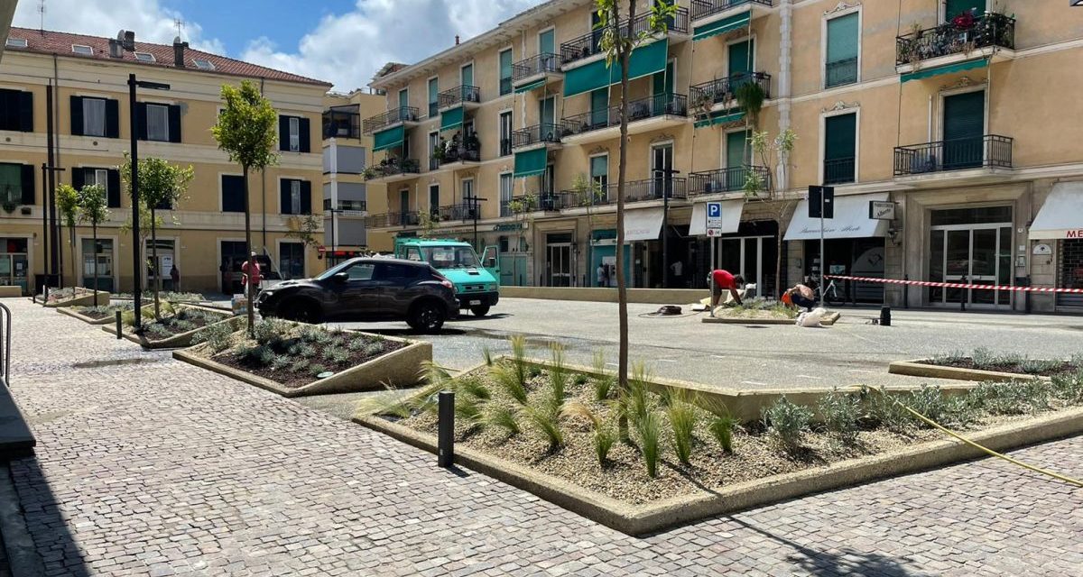 Riaperta Piazza Maglione a Diano Marina, riqualificata, dopo la messa in sicurezza