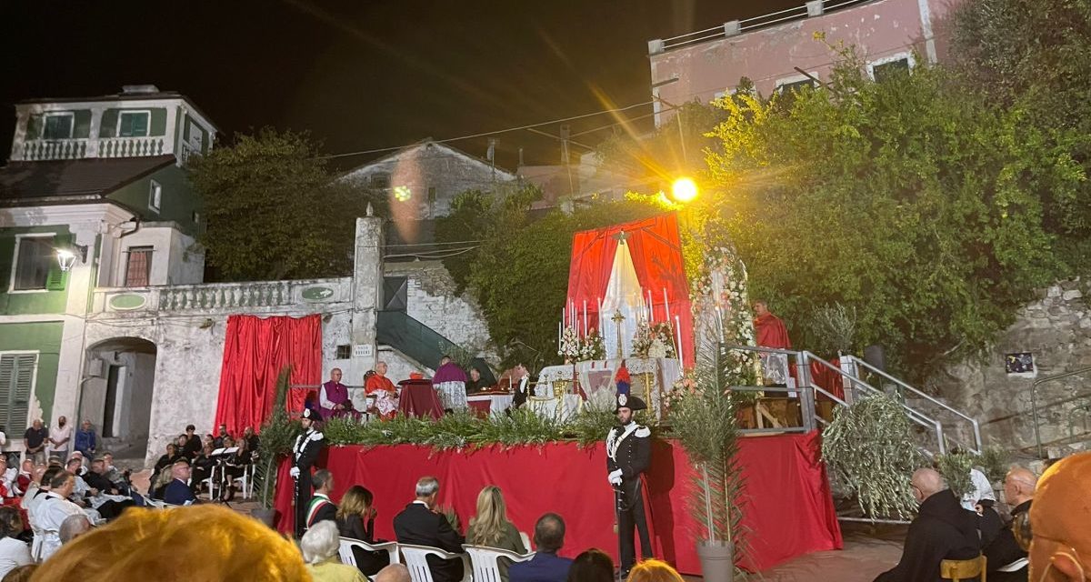 Dopo 200 anni, rinnovata la cerimonia dell’Incoronazione della Madonna a San Bartolomeo