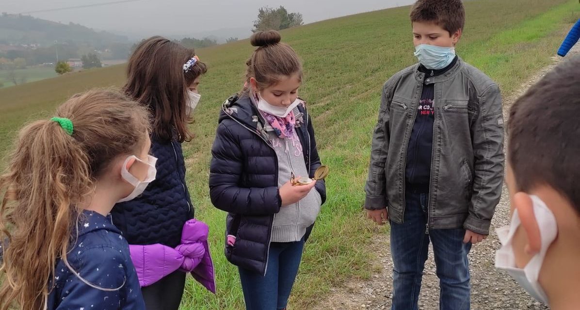 I bambini di Carbonara Scrivia hanno imparato ad usare la bussola