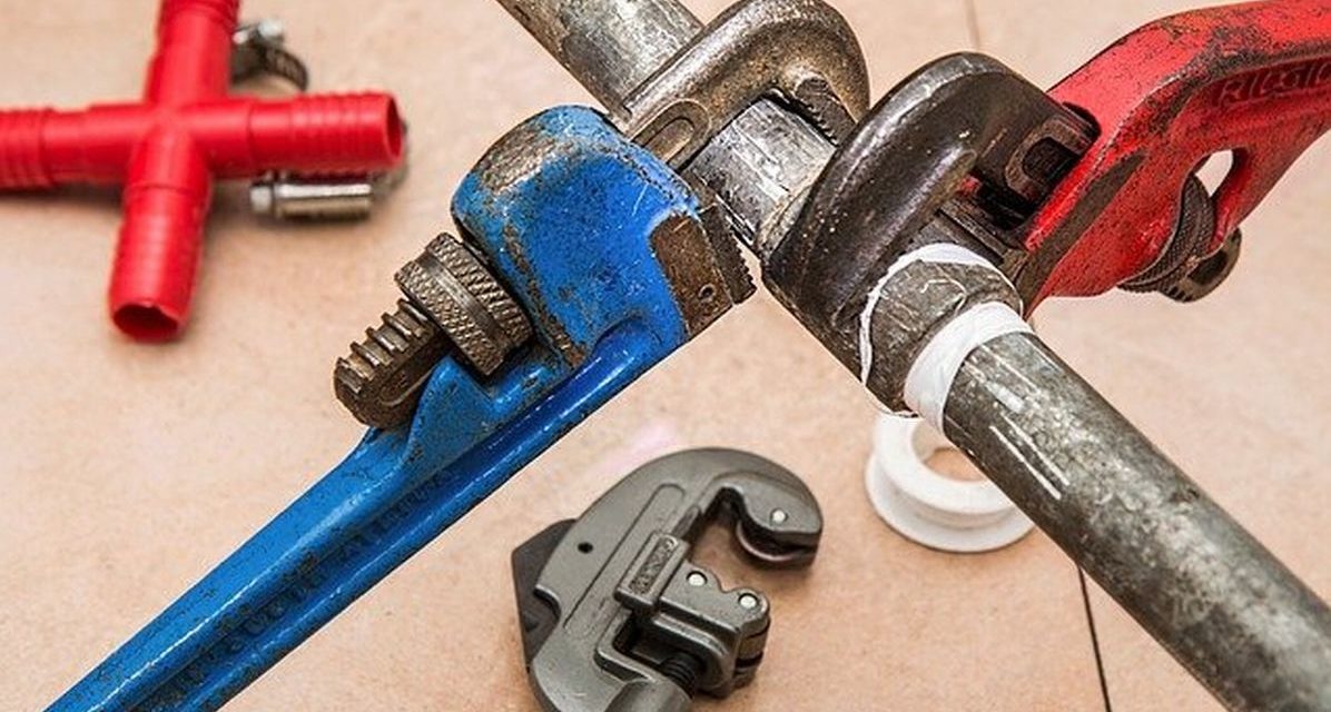 Perché chiamare un idraulico professionista invece del fai da te?