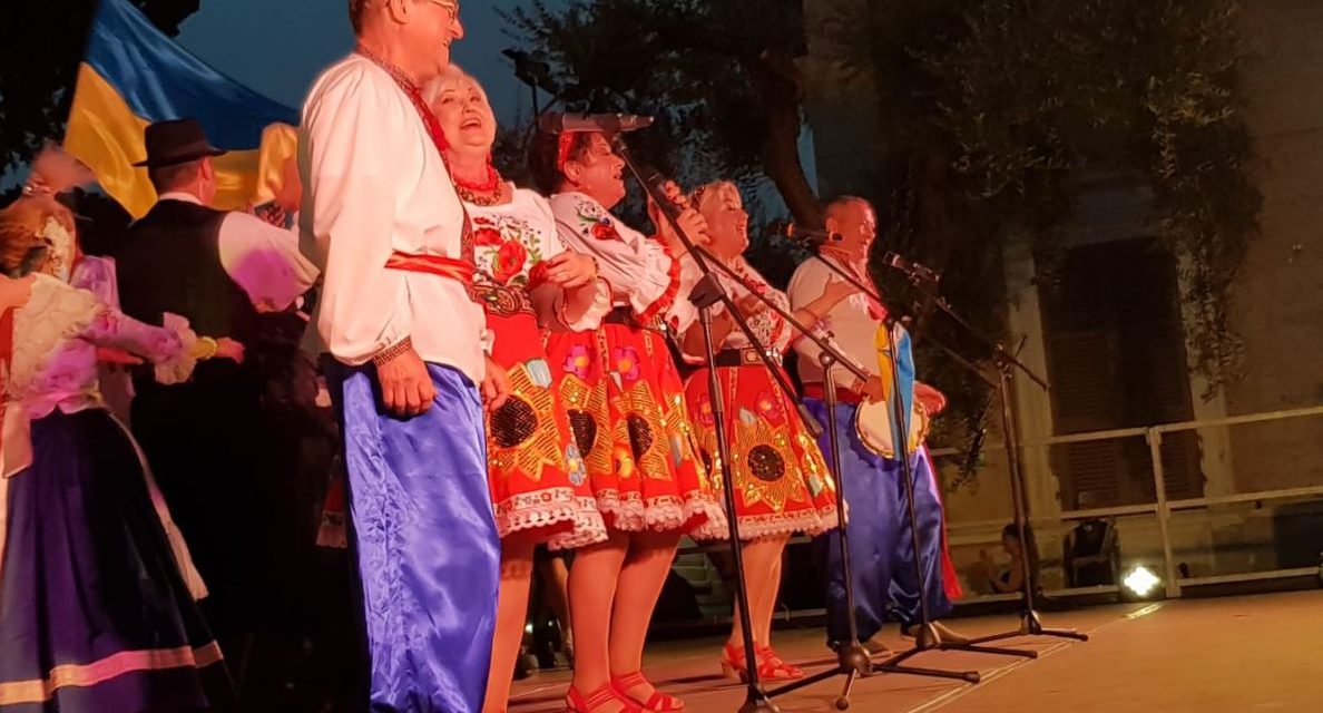 Gruppi folkloristici di mezza Europa in questi giorni protagonisti a Diano Marina