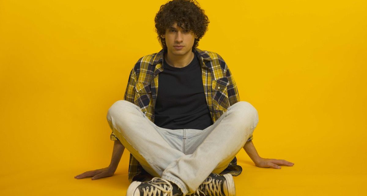 “Scrivimi per sbaglio”: il salto del cantautore Giuseppe de Candia nel mondo del cinema