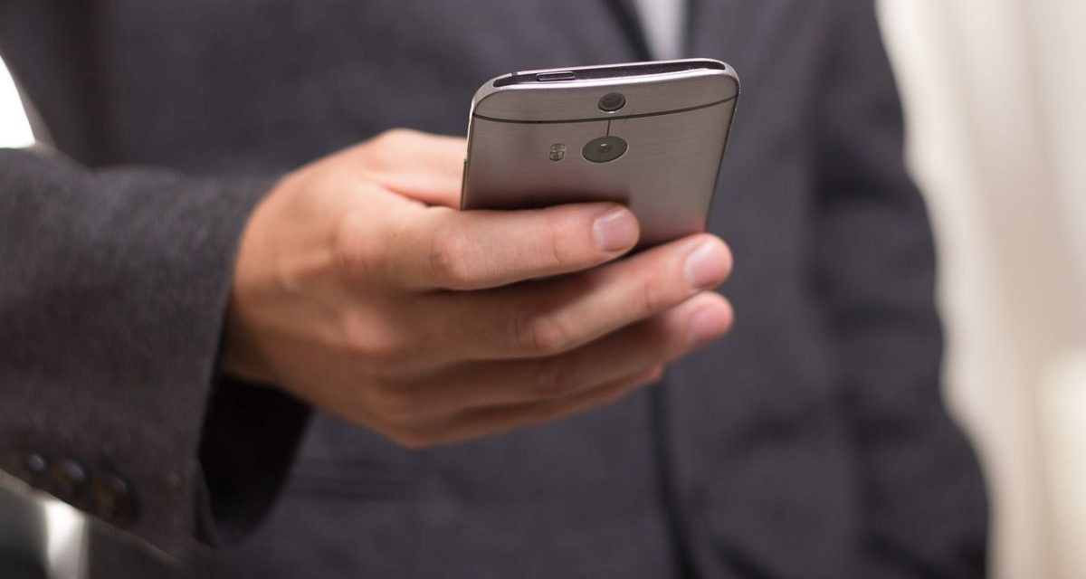 Alessandria, ruba il telefono cellulare alla mamma: arrestato! E non potrà più vederla