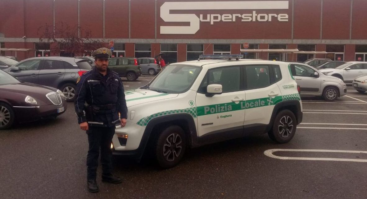 La Polizia Municipale di Voghera sventa un furto all’Esselunga