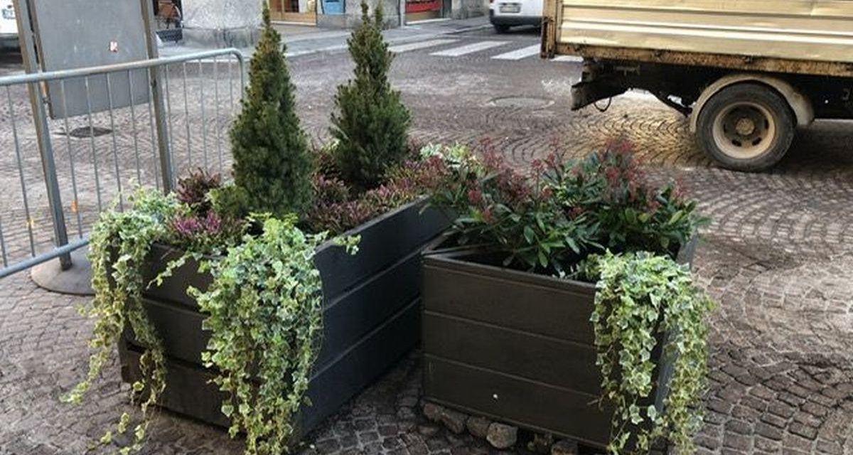 Voghera é più bella con le nuove fioriere