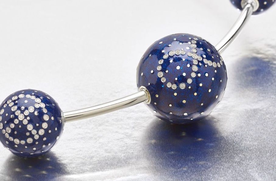 Martedì a Valenza si inaugura la mostra “Fragile bellezza: arte per il corpo”