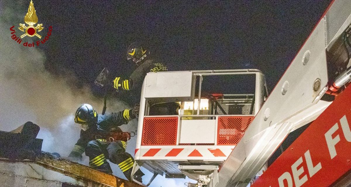 Incendio in una casa a Castelceriolo intervengono anche i pompieri di Tortona